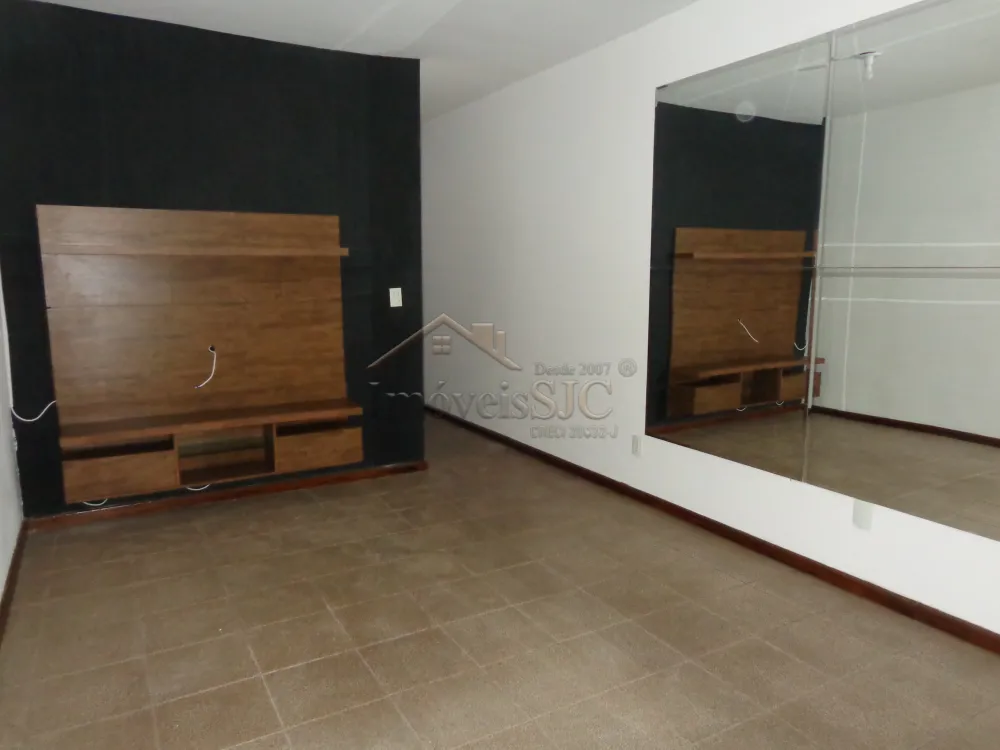 Alugar Casas / Padrão em São José dos Campos R$ 2.800,00 - Foto 1