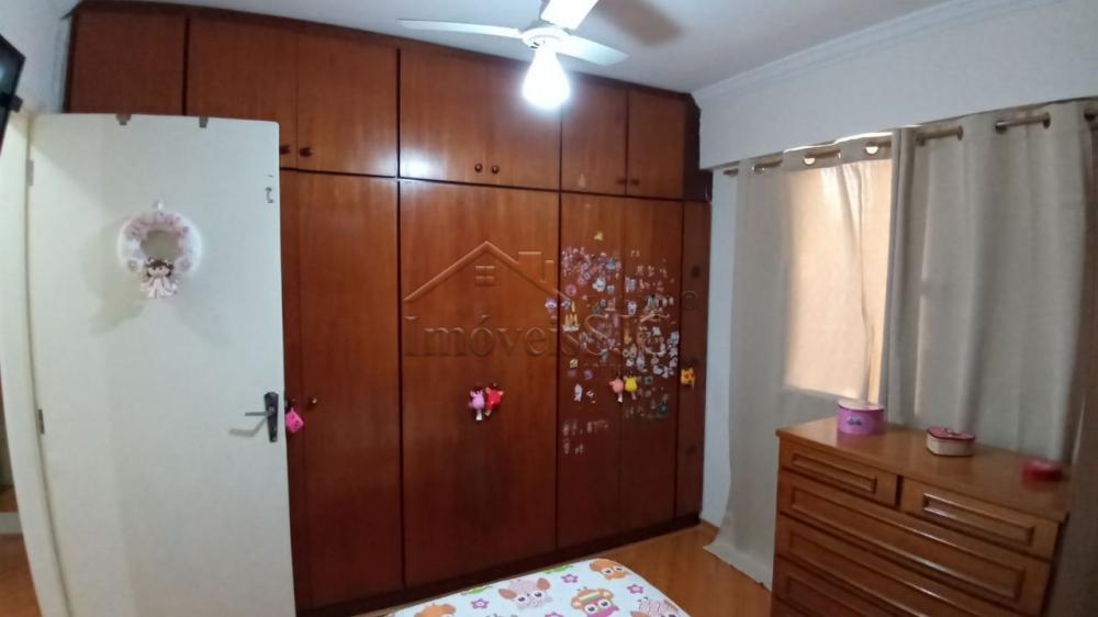 Comprar Apartamentos / Padrão em São José dos Campos R$ 394.000,00 - Foto 4