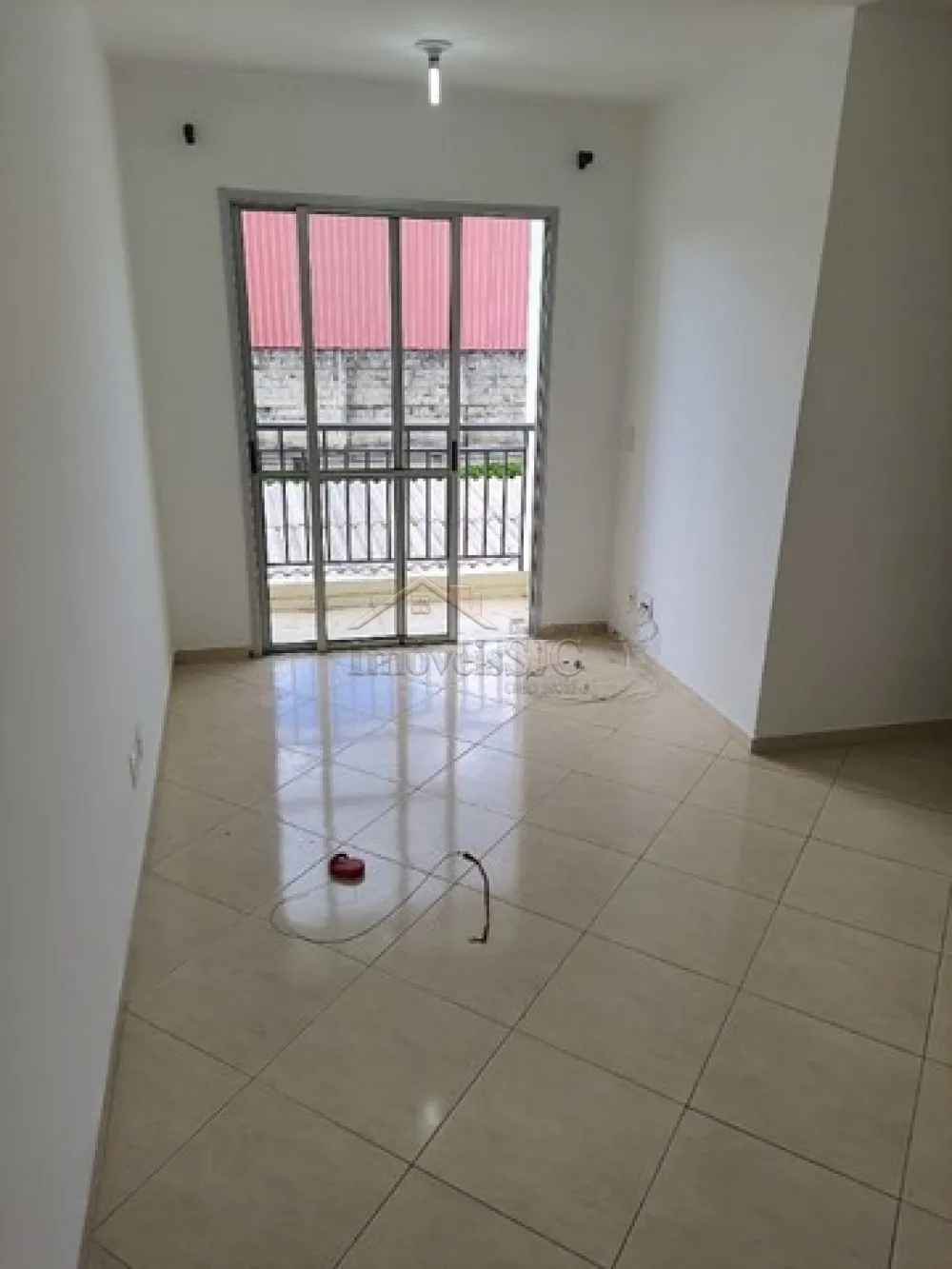 Comprar Apartamentos / Padrão em São José dos Campos R$ 350.000,00 - Foto 3