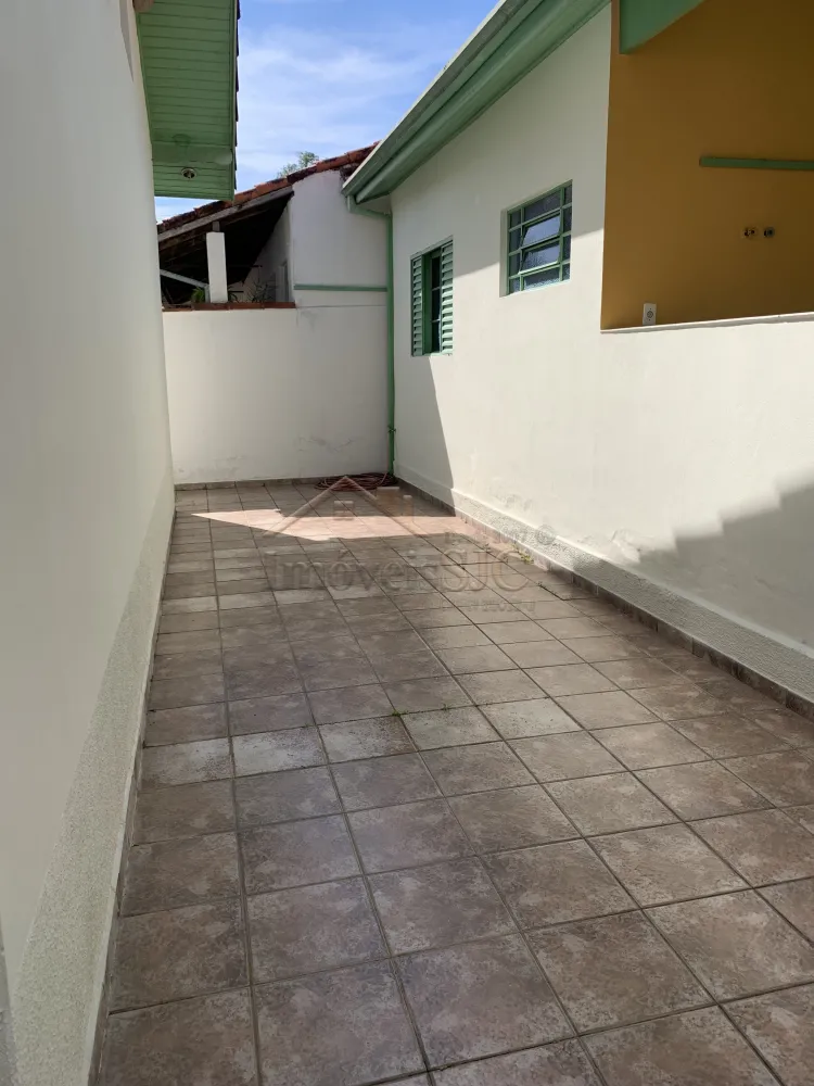 Alugar Casas / Padrão em São José dos Campos R$ 3.300,00 - Foto 16