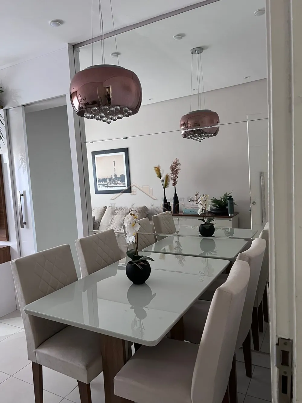 Comprar Apartamentos / Padrão em São José dos Campos R$ 320.000,00 - Foto 1