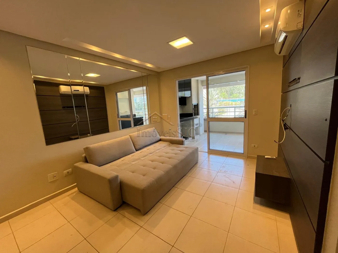 Alugar Apartamentos / Padrão em São José dos Campos R$ 4.500,00 - Foto 2