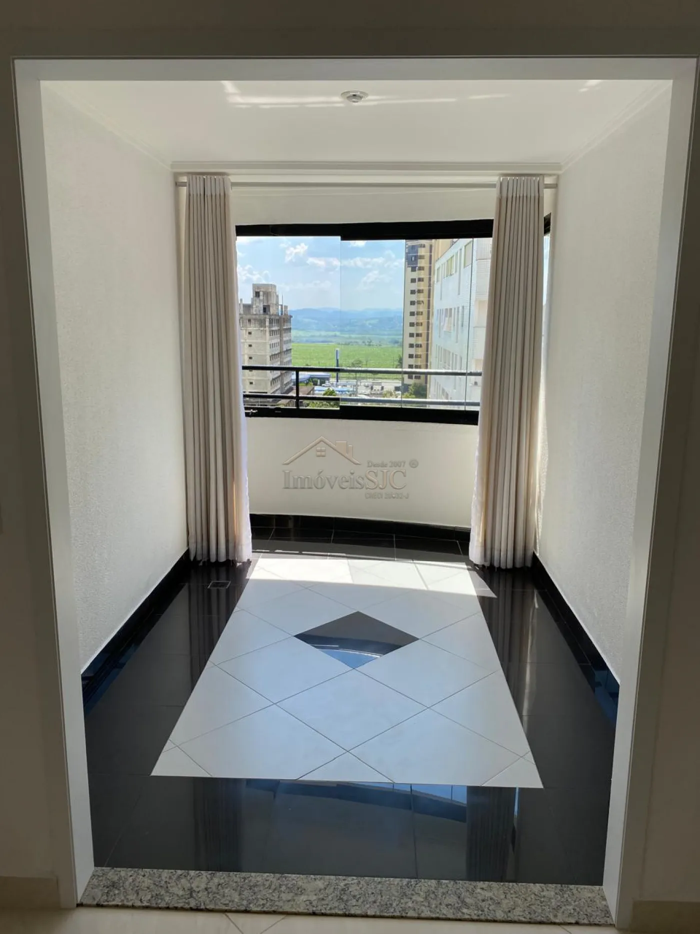 Alugar Apartamentos / Padrão em São José dos Campos R$ 2.500,00 - Foto 6