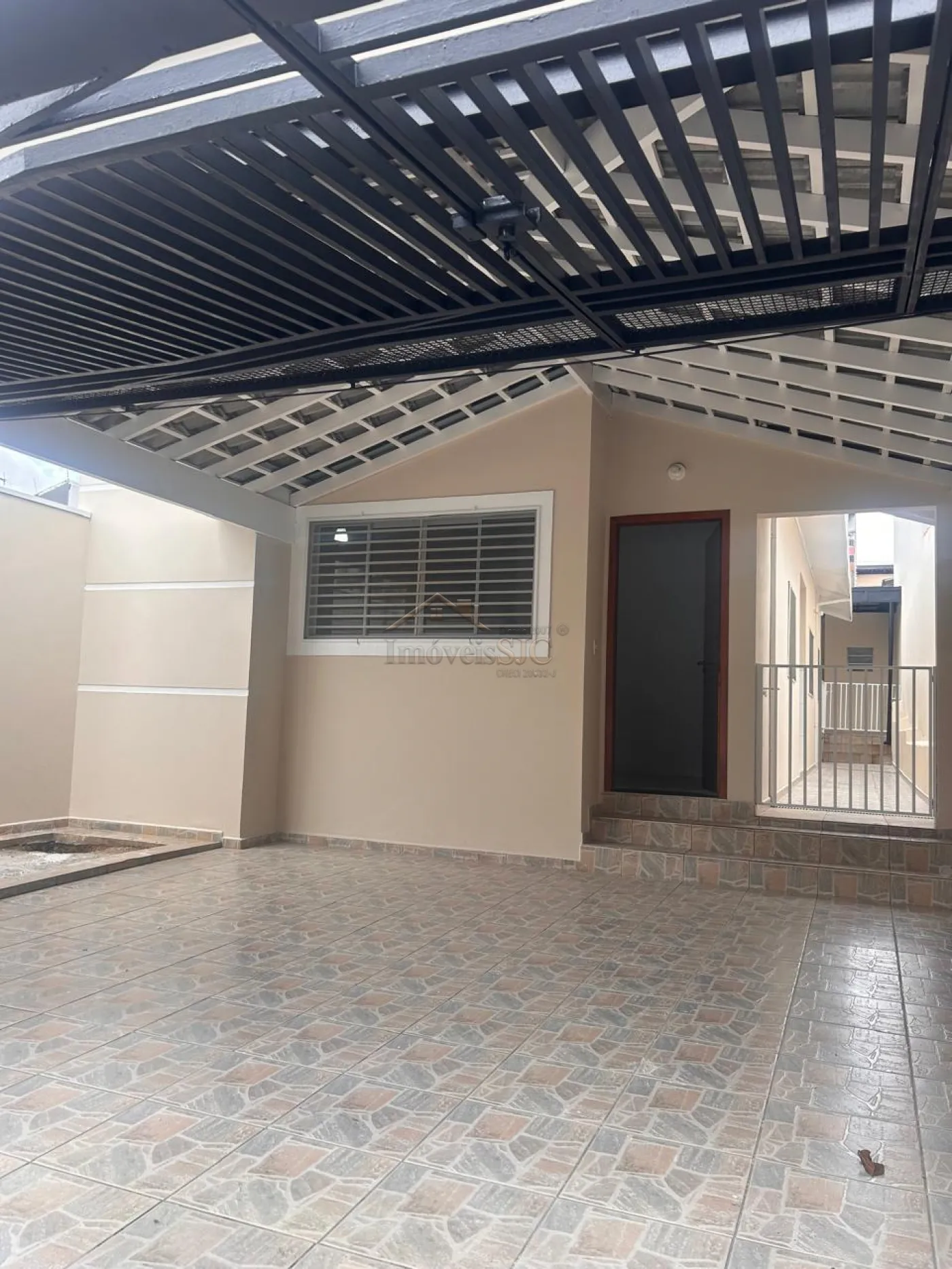 Alugar Casas / Padrão em Jacareí R$ 3.000,00 - Foto 1