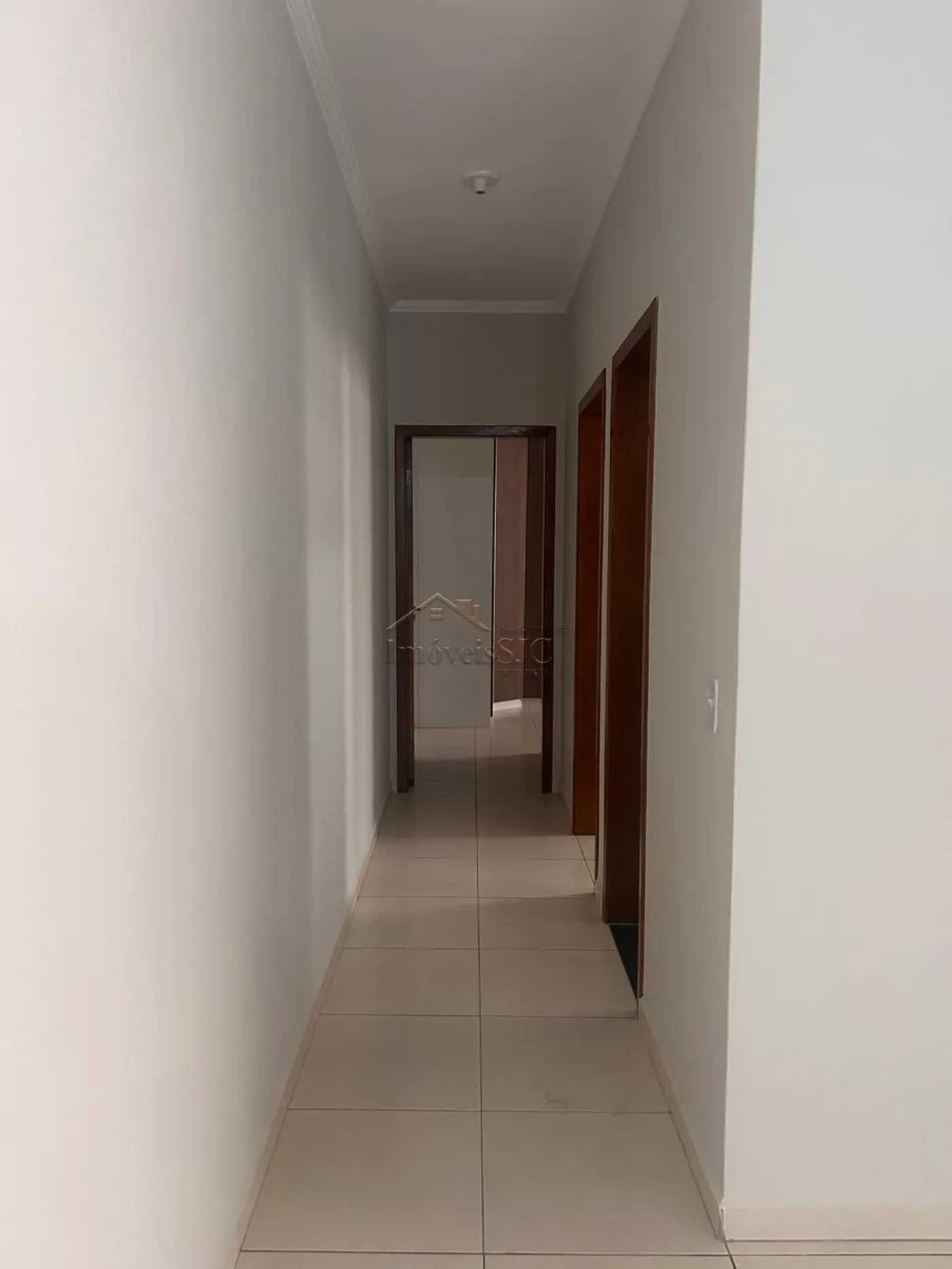 Alugar Casas / Padrão em Jacareí R$ 3.000,00 - Foto 8