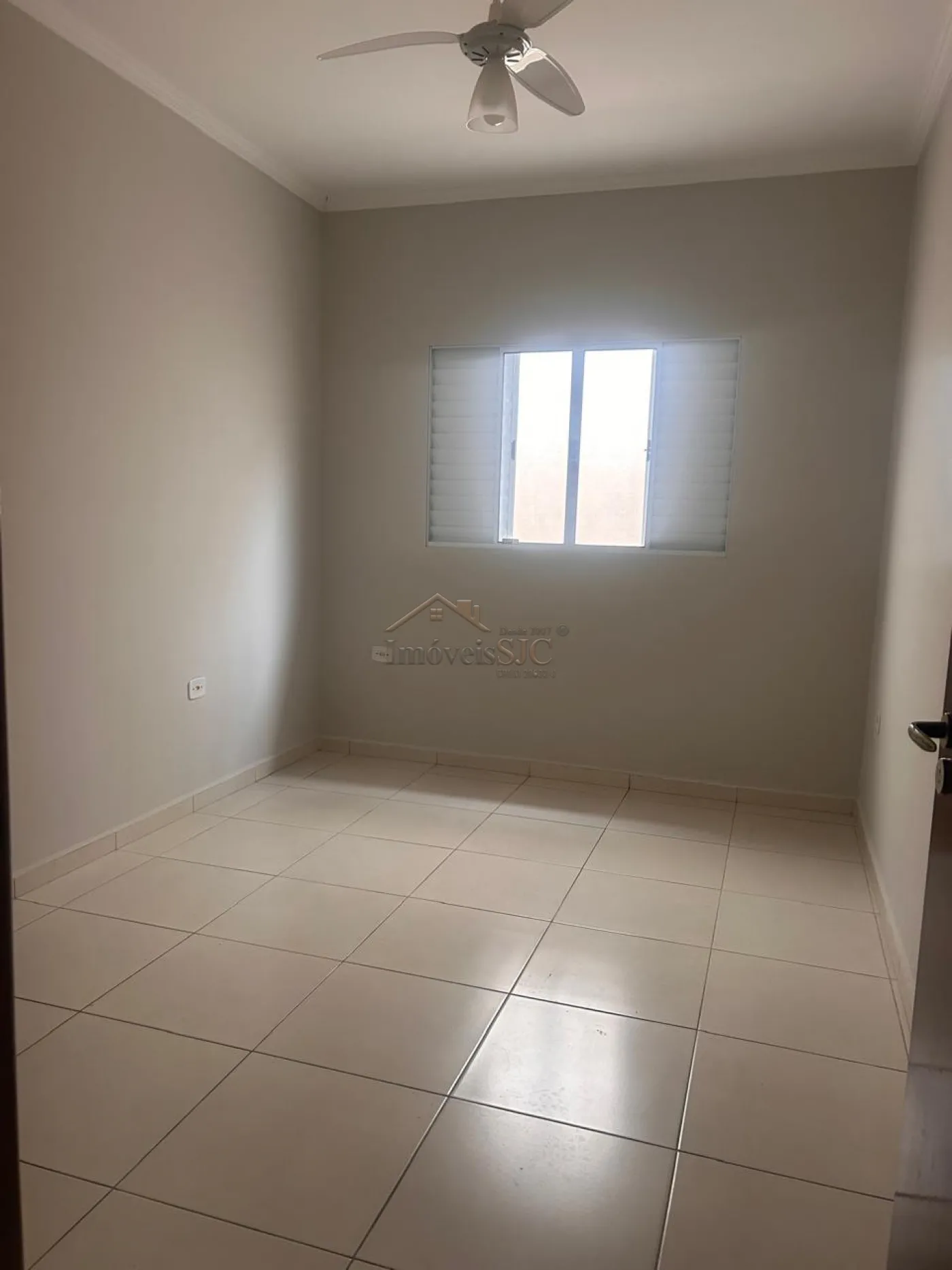 Alugar Casas / Padrão em Jacareí R$ 3.000,00 - Foto 14