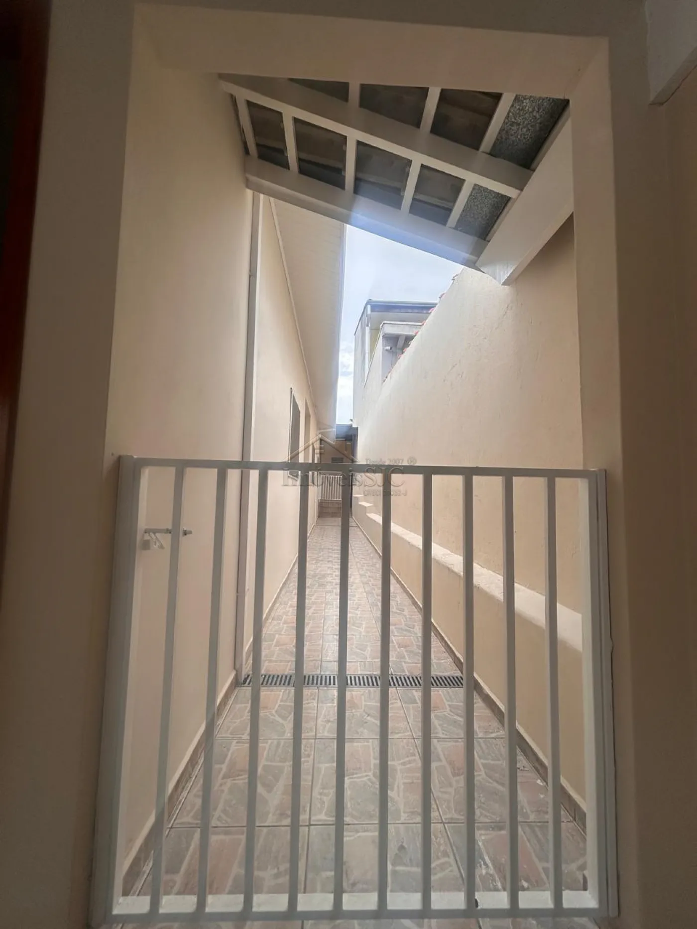 Alugar Casas / Padrão em Jacareí R$ 3.000,00 - Foto 16
