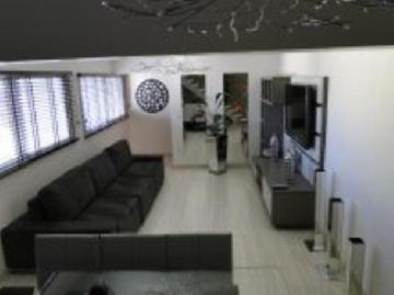 Alugar Apartamentos / Padrão em São José dos Campos. apenas R$ 1.100.000,00
