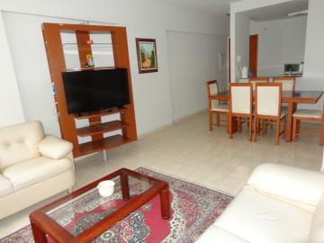 Alugar Apartamentos / Padrão em São José dos Campos. apenas R$ 2.500,00