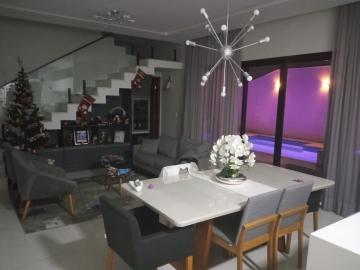 Linda casa em condominio fechado