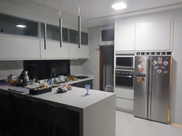 Linda casa em condominio fechado