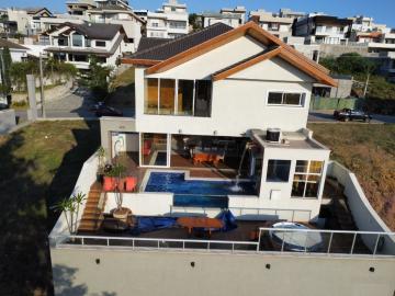 Excelente casa no condomínio Jaguary, vista livre e linda para a Serra da Mantiqueira.